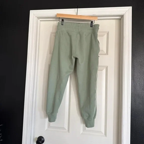 Cotopaxi Women's Sweatpant in Green Silver Leaf size Medium - Picture 8 of 12